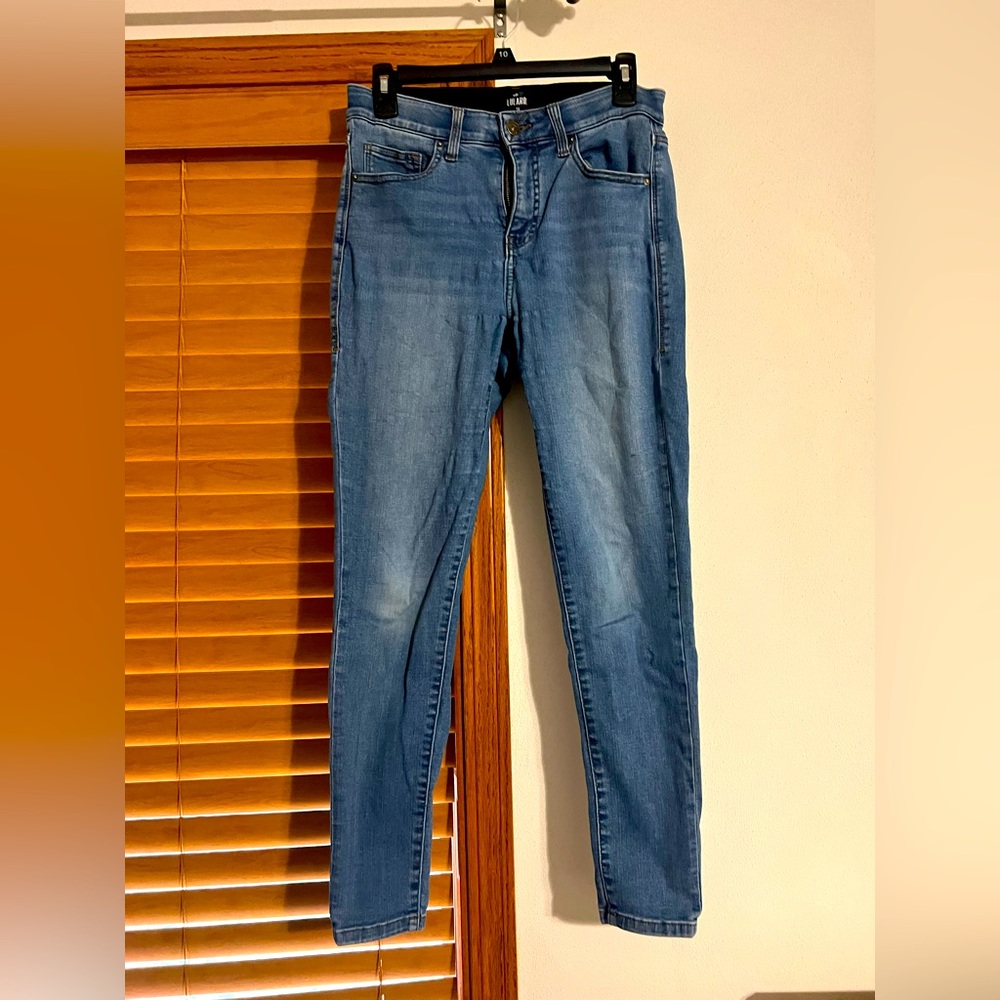 LuLaroe Distressed Skinny Jeans sz 28. Paid $70.